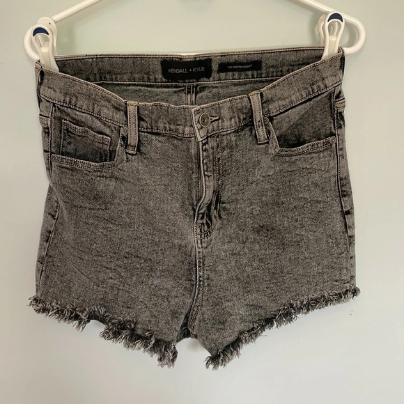 Kendall & Kylie women’s size 31 black stonewashed the drifter high rise shorts - Picture 1 of 7
